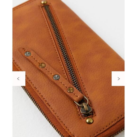 Free people vegan distressed studded brown zipper wristlet wallet NWT - Picture 3 of 4